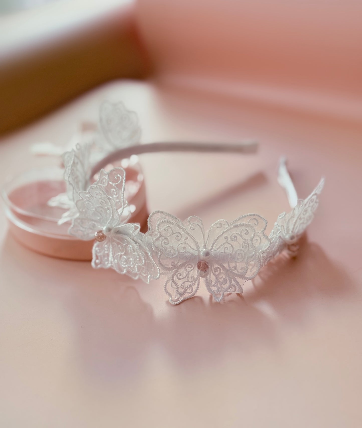 Diadema Mariposas y Perlas