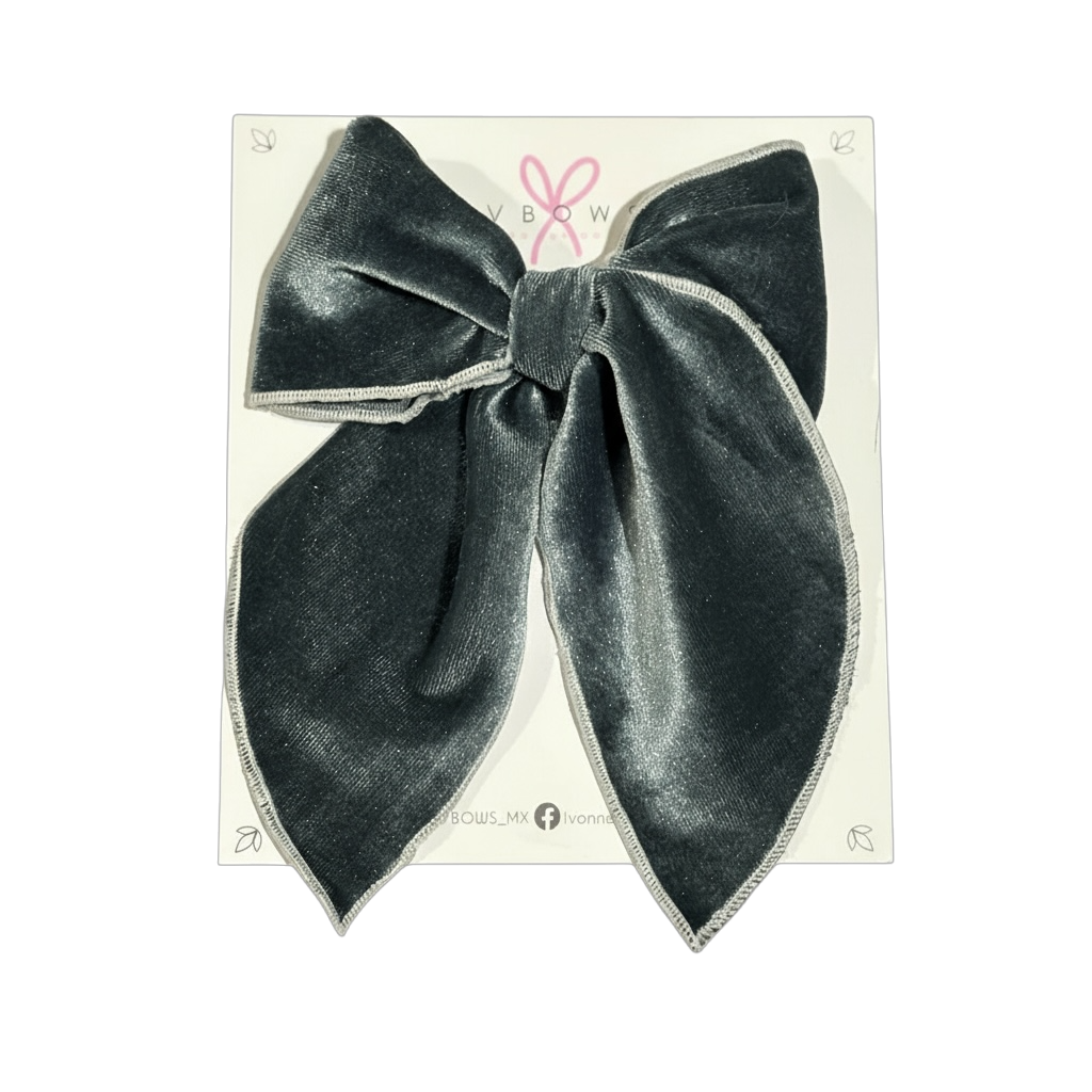 Velvet gris acero orilla bordada blanca