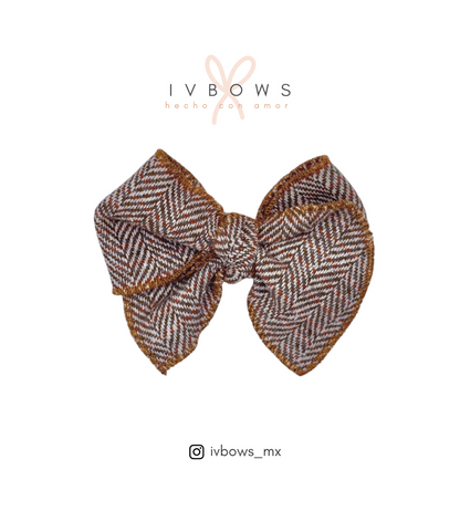 Orilla bordada Cheviot tonos cafe