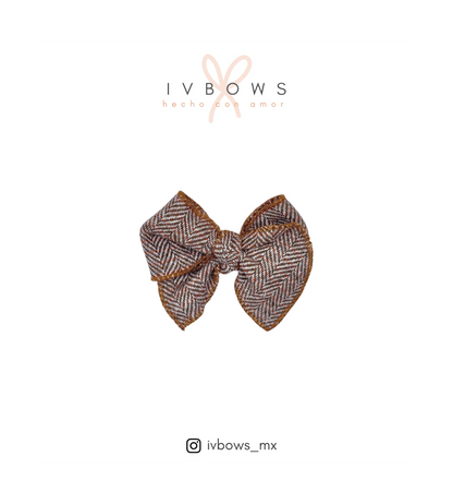 Orilla bordada Cheviot tonos cafe